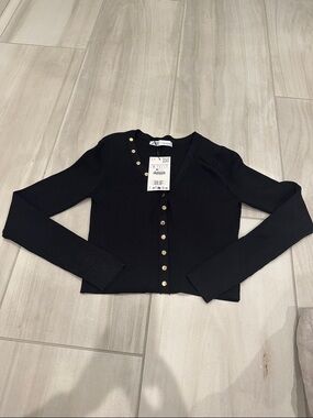 Zara NWT Black Ribbed Button-Front Cropped Cardigan